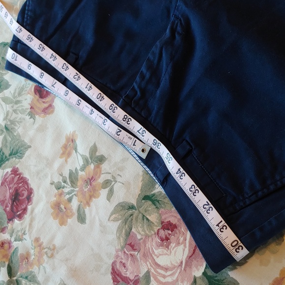 Land's End Petite Chino Mid Rise Shorts in Navy Blue Petite 12 - Picture 4 of 13